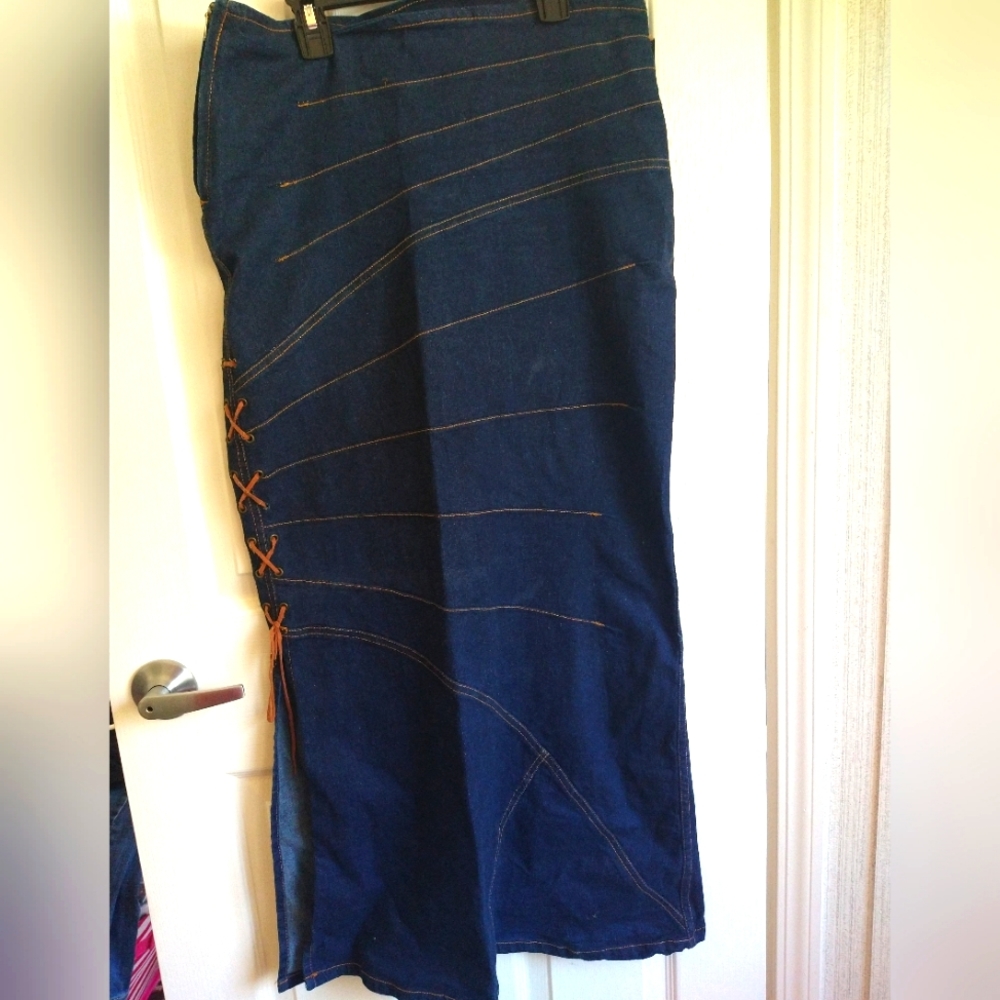 Ladies skirt